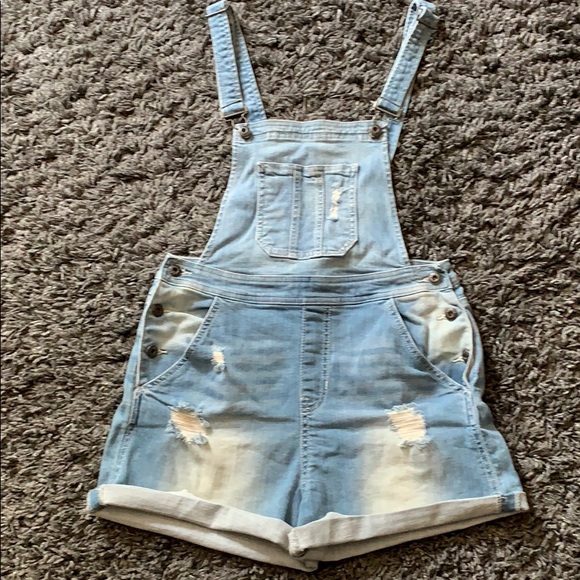 Carly Jean Los Angeles Pants - Cjla denim shorts overall size M new never worn